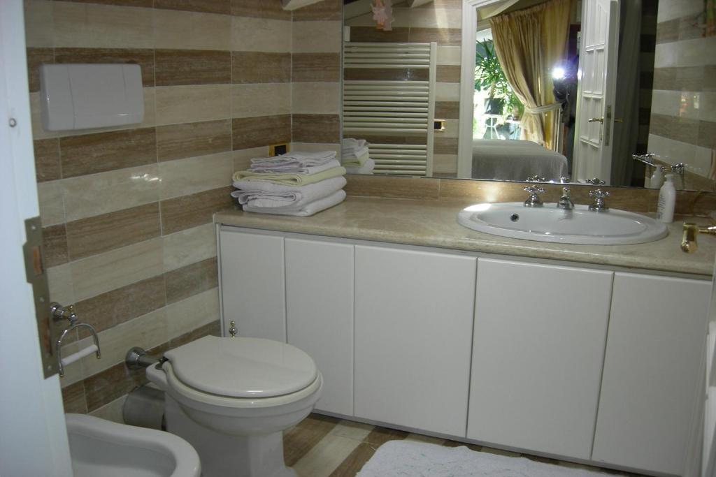 Language And Art Bed and Breakfast Ascoli Piceno Buitenkant foto